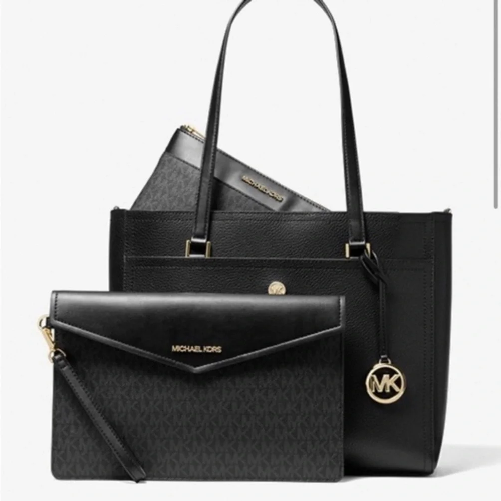 Michael Kors Maisie Large
Pebbled Leather 3-in-1 Tote Bag Black - Picture 2 of 9